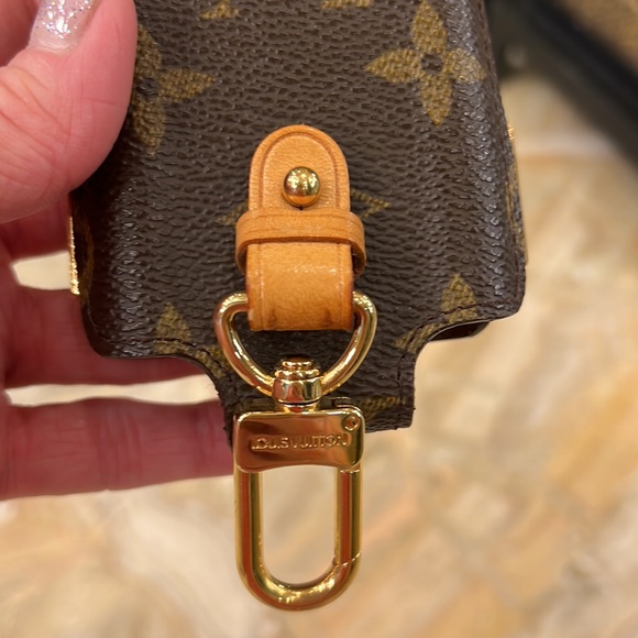 Louis Vuitton Monogram Etui TelePhone International PM - Picture 5 of 8